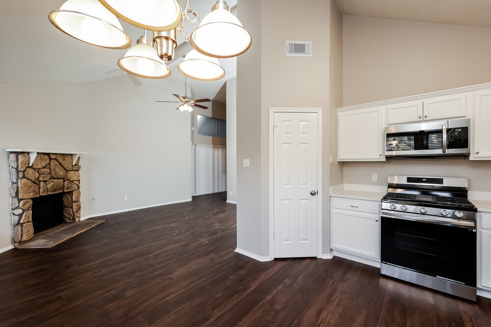 Building Photo - 12215 White River Dr