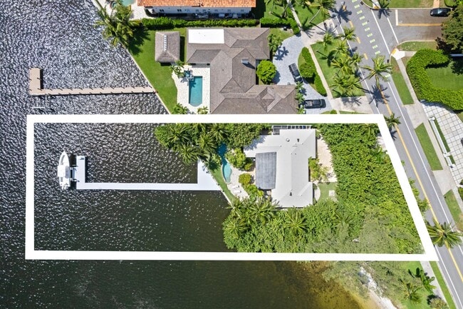 Building Photo - 7500 S Flagler Dr