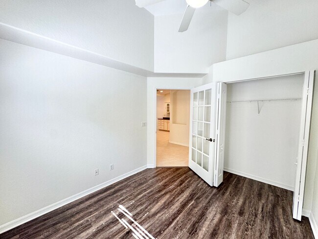 Building Photo - ** TUSCANY COVE ** 3 BED / 2 BATH - VILLA ...