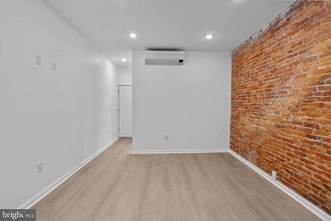 Building Photo - 13 S 55th St
