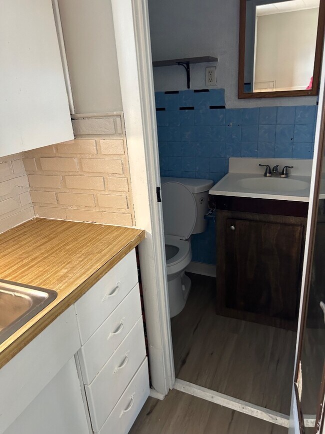 Building Photo - 4301 W 47th St