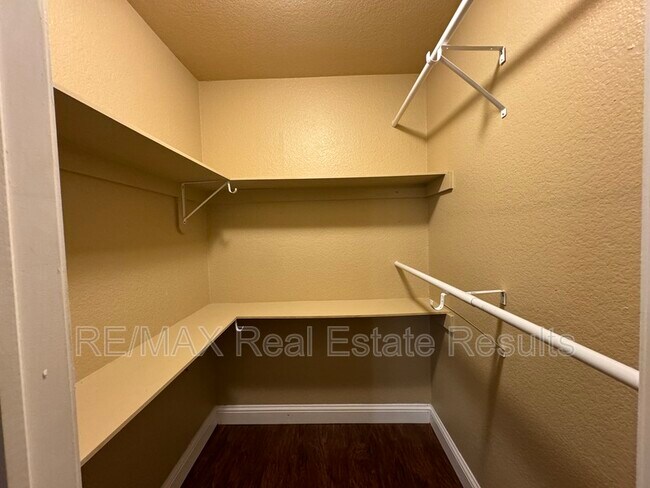 Building Photo - 1523 N Dawn Dr