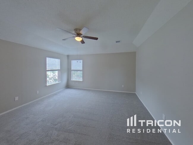 Building Photo - 1420 Deville Cir
