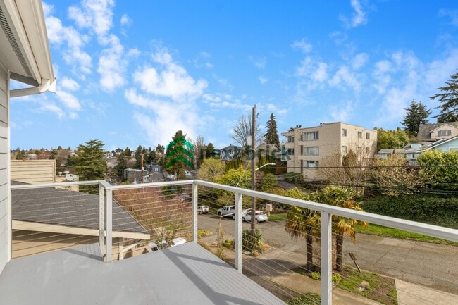 Building Photo - 3 BED & 3 BATH SINGLE FAMILY HOUSE FOR RENT
