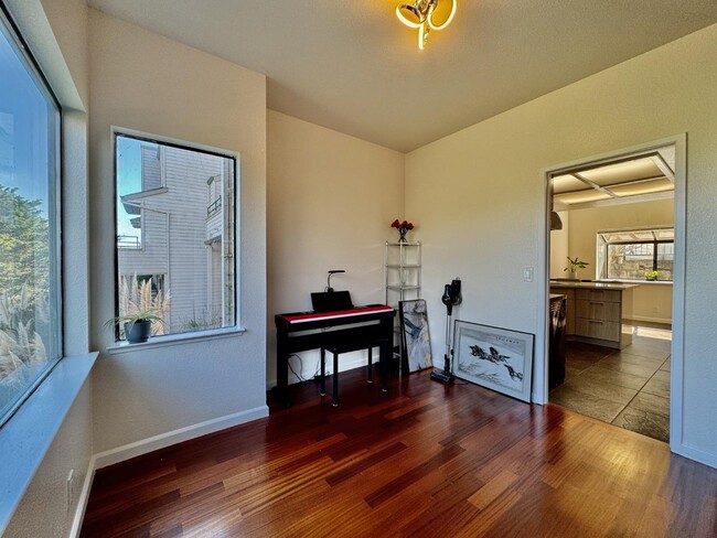 Building Photo - 59 Appian Way