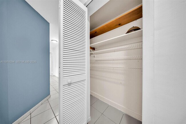 Building Photo - 1853 SW 17th St