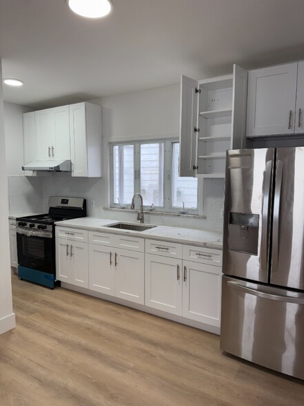 Primary Photo - 732 Pennington St