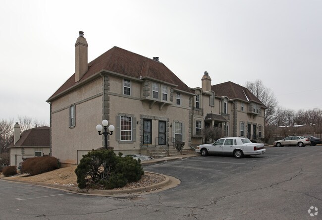 Primary Photo - Orleans Court
