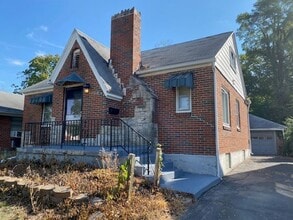 Building Photo - Welcome to this charming 2-bedroom, 1-bathroom home located in Dayton, OH*