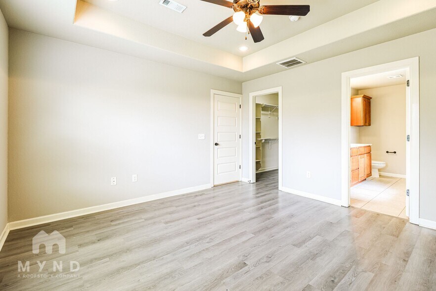 Building Photo - 430 Ravenna Dr