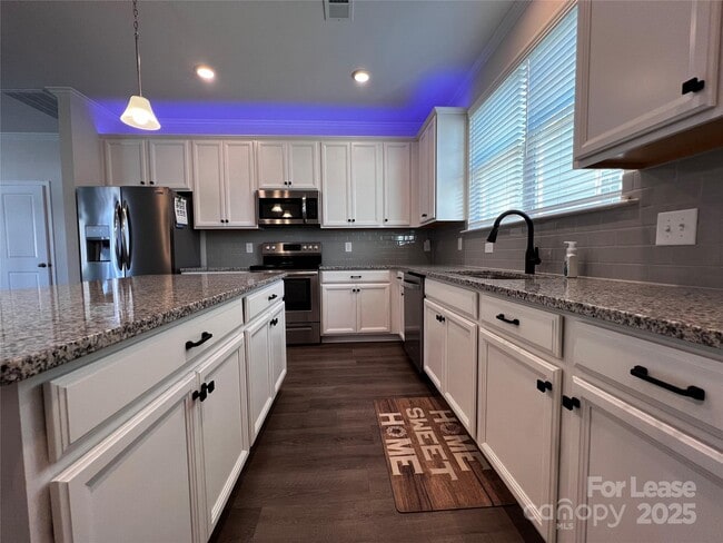 Building Photo - 108 Keats Aly