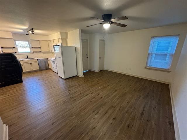 Building Photo - 7300 Comanche Trail