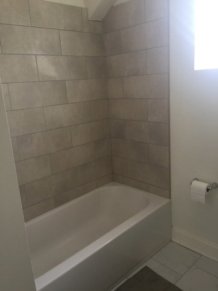 Building Photo - 4555 W Wellington Ave