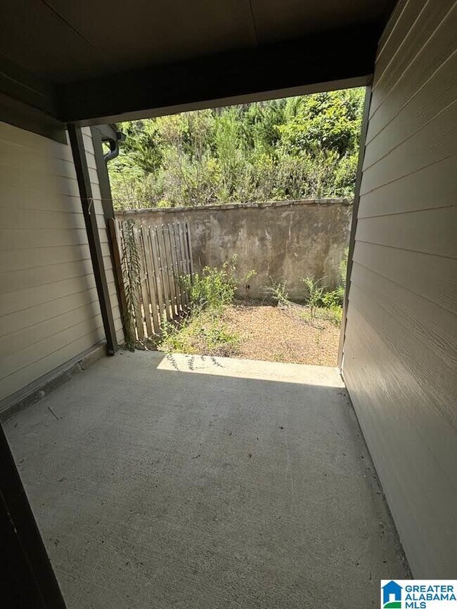 Building Photo - 4215 Lennox Dr