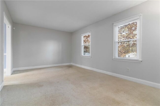 Building Photo - 888 Chartley Dr SW