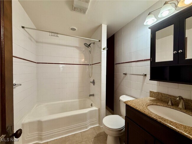 Building Photo - 1208 St Charles Ave