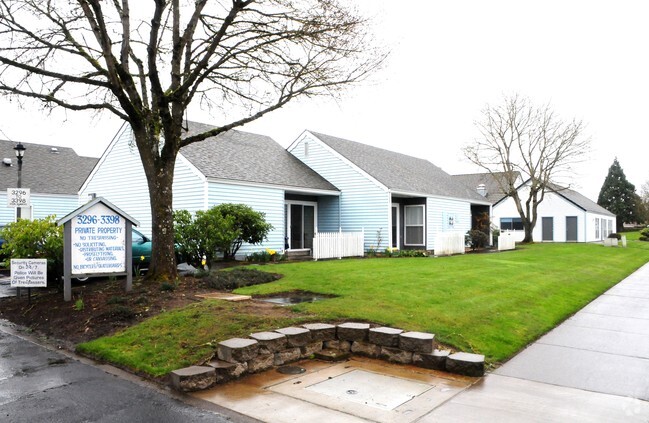 Primary Photo - Sorgenfri and Hawthorne Park Apartments