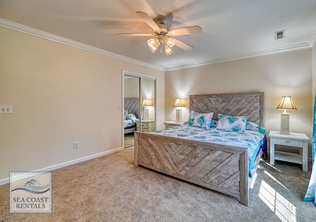 Building Photo - SUMMER MONTHLY RENTAL!!! AVAILABLE MAY-SEP...