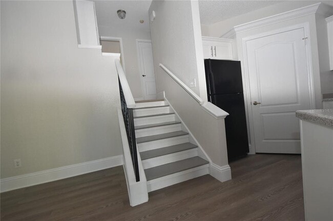 Building Photo - 609 Island Pl Wy