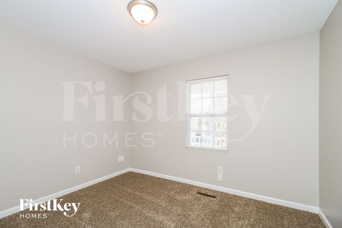 Building Photo - 3820 Spring Branch Dr