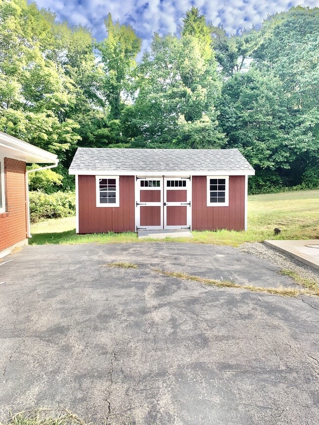 Building Photo - 129 Back Winterport Rd