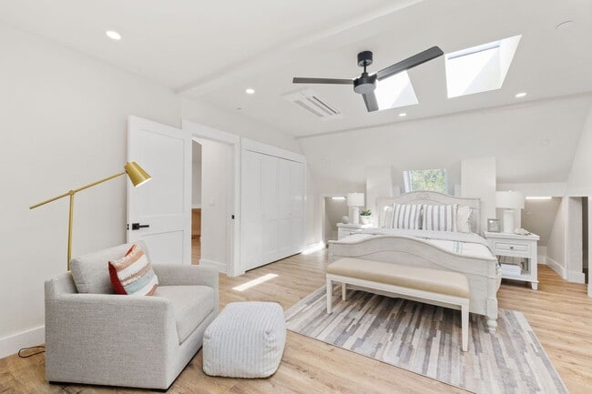 Building Photo - $11,995 - Stunning Executive Estate in Willow Glen