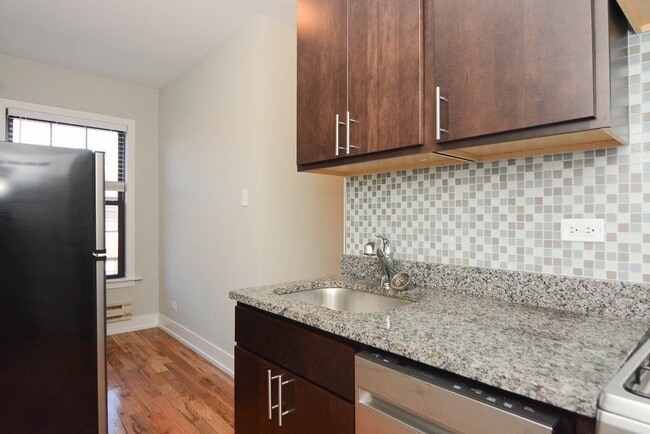 Building Photo - 2737 N Mildred Ave