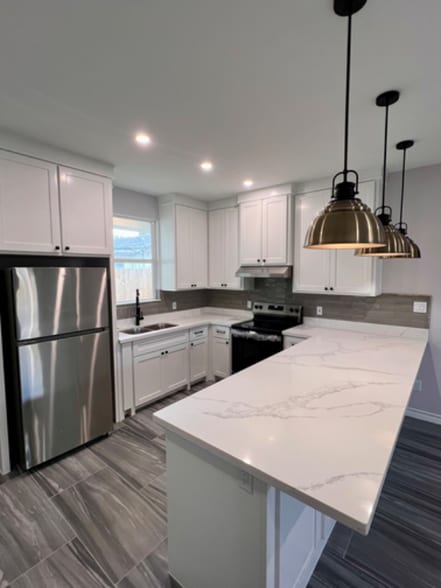 Building Photo - 1006 Escondido Ln