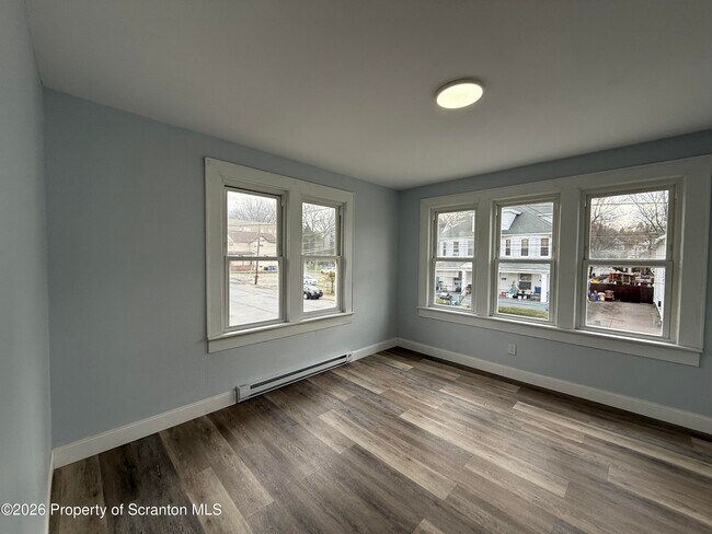 Building Photo - 1319 Capouse Ave