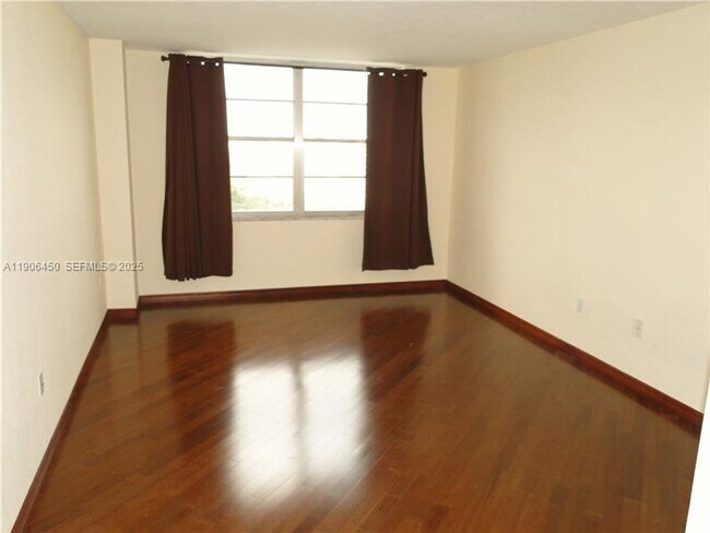 Building Photo - 2801 NE 183rd St