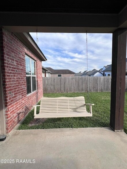 Building Photo - 100 Birchview Dr