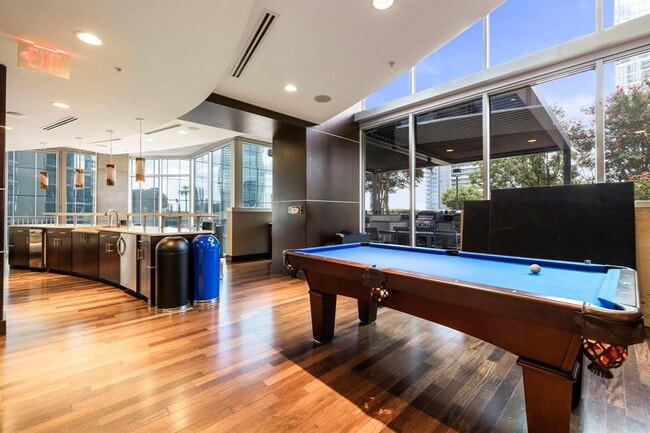 Building Photo - 360 Nueces St