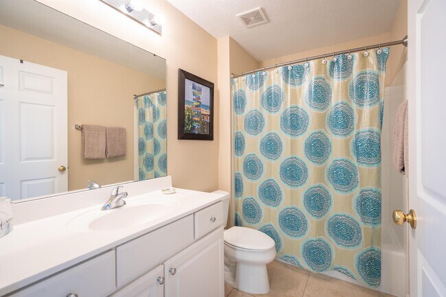 Building Photo - 225 Atlantis Cir