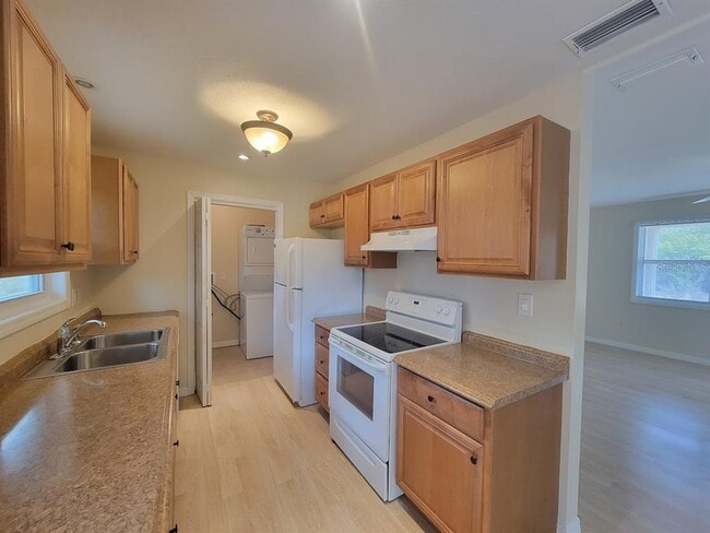 Building Photo - 1099 Riggs St