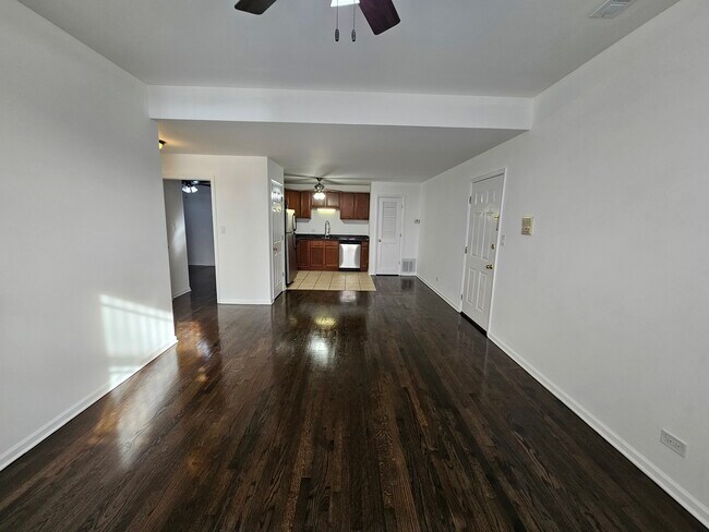 Building Photo - 4034 N Milwaukee Ave