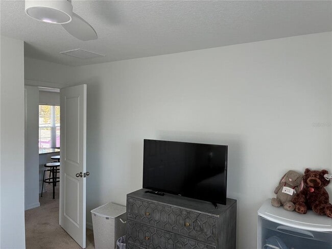 Building Photo - 2651 Bayside Dr S