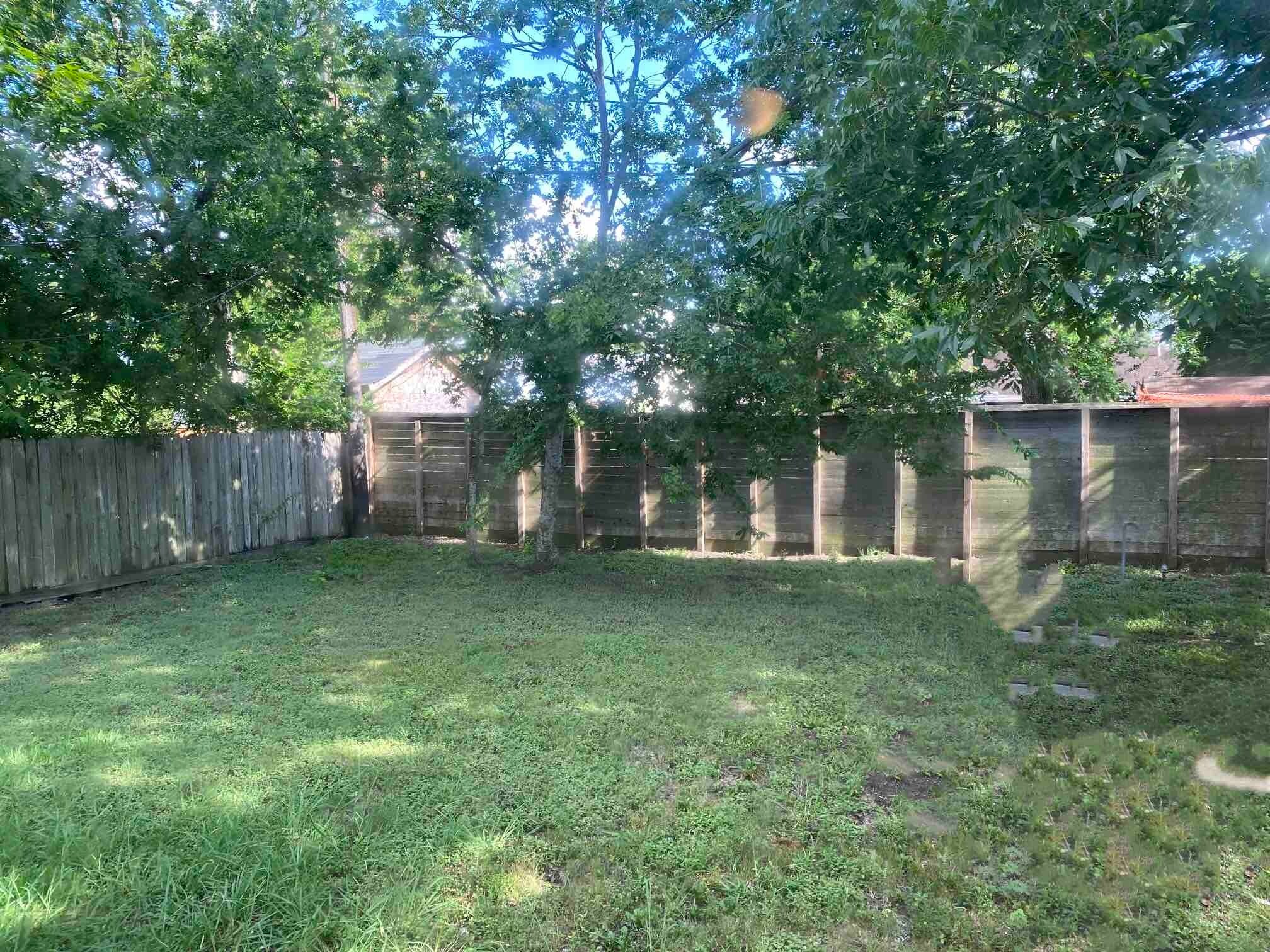 Large back yard - 4230 Friar Point Rd