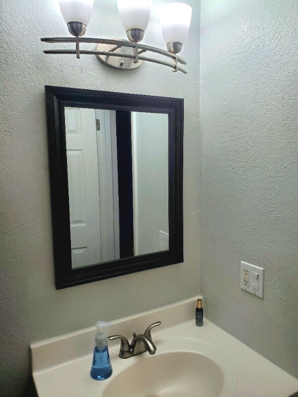 Building Photo - 857 S Van Gordon Ct