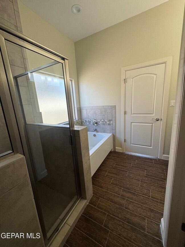 Building Photo - 7726 Enchanted Ridge Dr