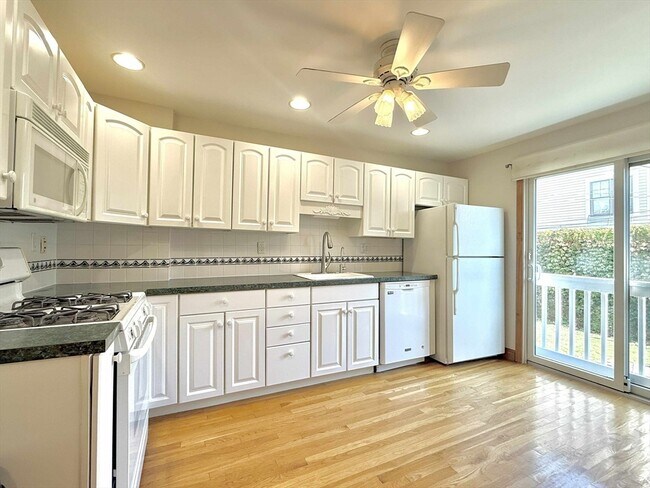 Building Photo - 180 K St