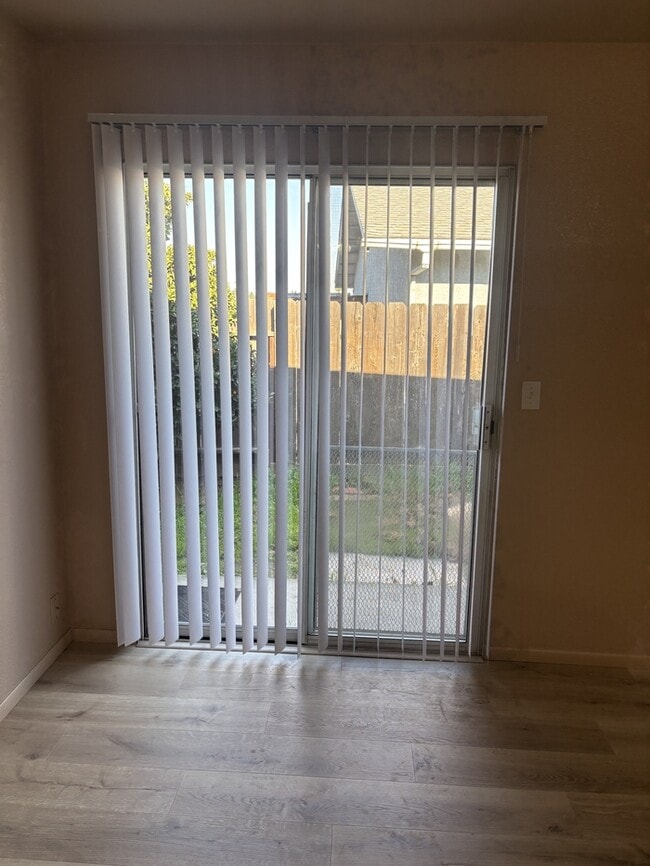 Building Photo - 230 Ventanas Ave