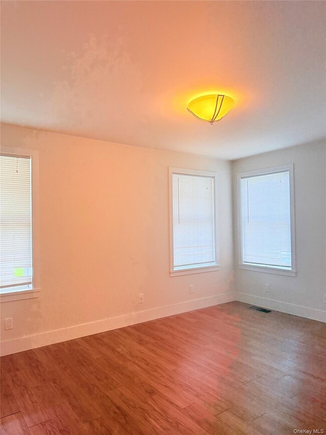 Building Photo - 61 A Chichester Ave