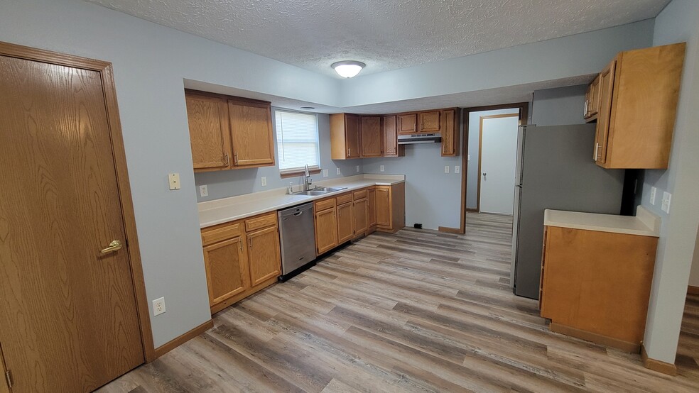 Kitchen - 2123 Bridgewater Cir