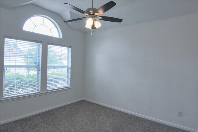 Building Photo - 322 Wild Bird Dr