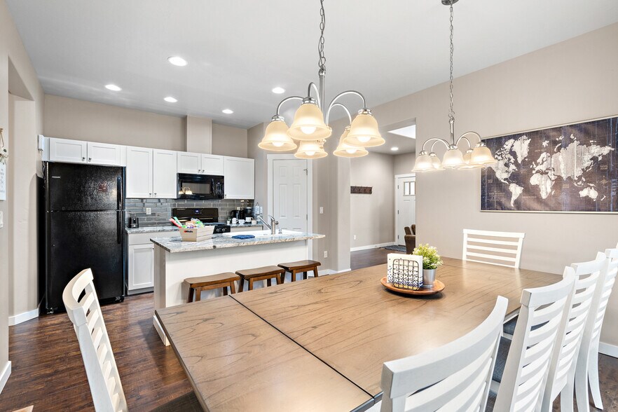 Building Photo - 2900 N Villere Ln