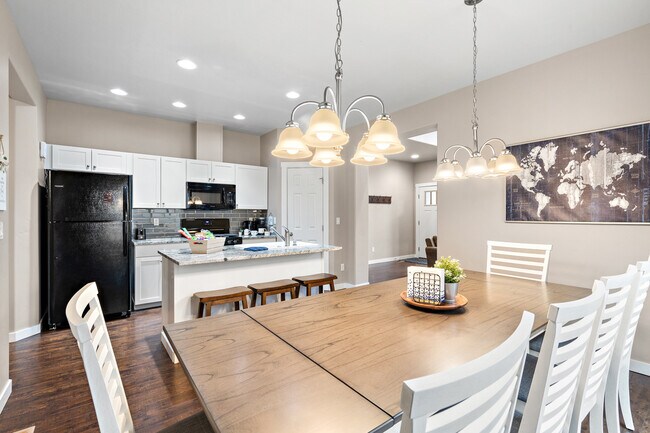 Building Photo - 2900 N Villere Ln