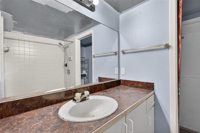 Building Photo - 260 13th St N