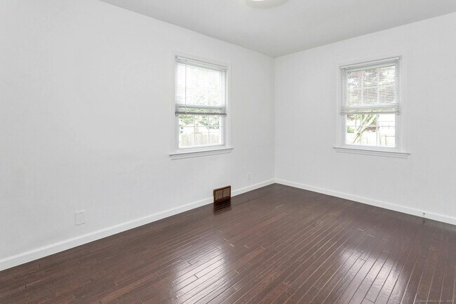 Building Photo - 124 Minturn Pl