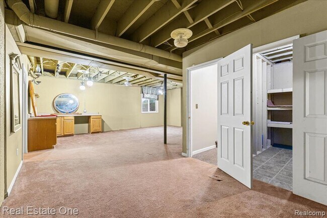 Building Photo - 2475 Horace St