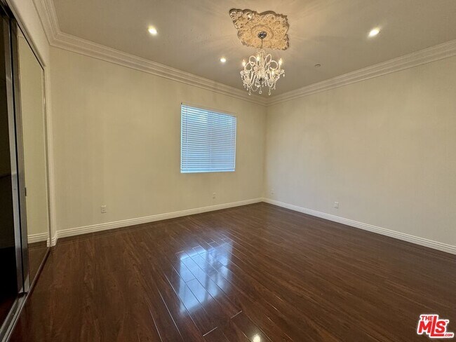 Building Photo - 6234 Carpenter Ave